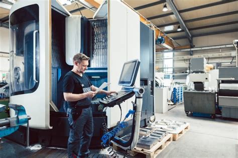 Ultimate Guide to Becoming a CNC Machine Operator